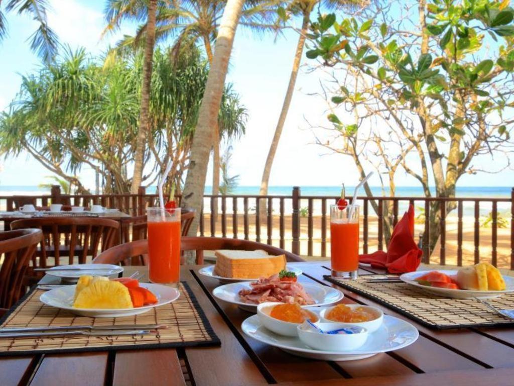 Whispering Palms Hotel Bentota Exterior foto